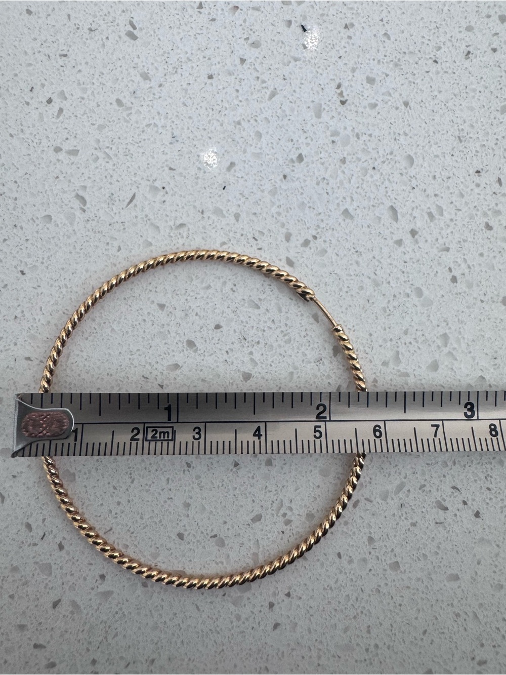 Gucci Gold-Tone Twisted Hoop Earrings - 18k Gold Le Marche des Merveilles - Picture 5 of 5